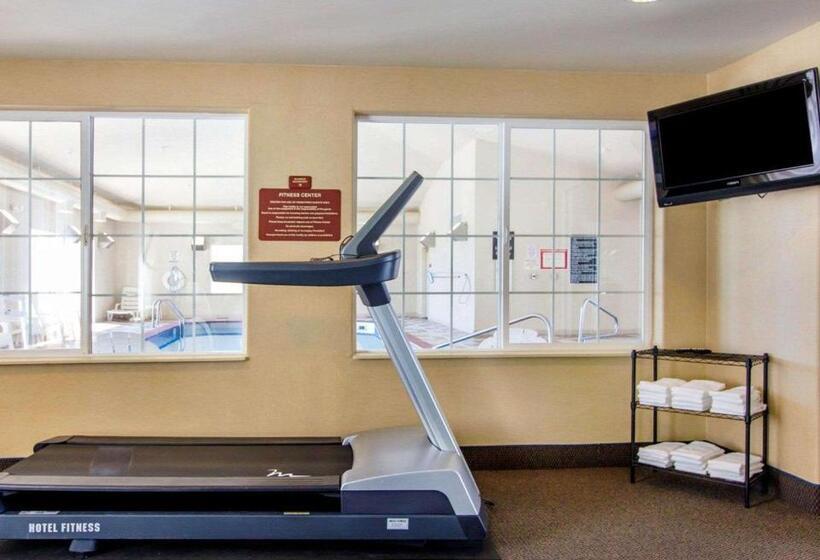 Отель Sleep Inn & Suites