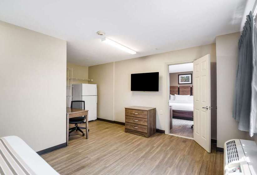 فندق Suburban Studios Sterling  Washington Dulles