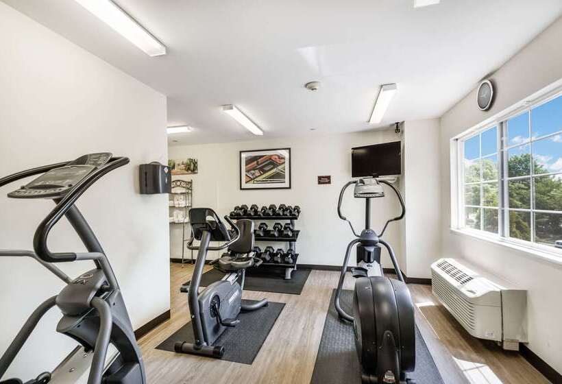 فندق Suburban Studios Sterling  Washington Dulles