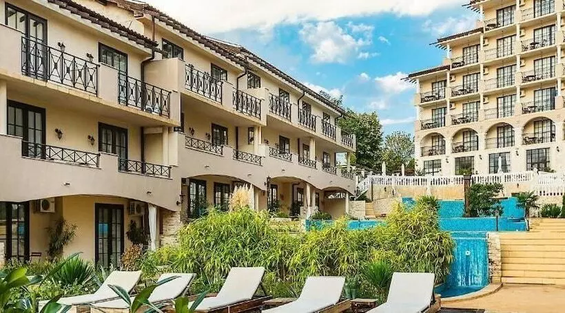 בית מלון כפרי The Cliff Beach & Spa