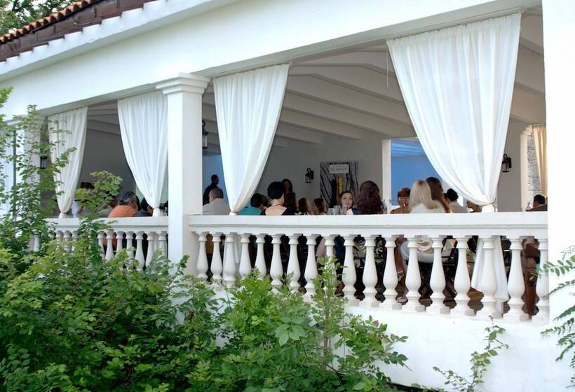 هتل The Cliff Beach & Spa