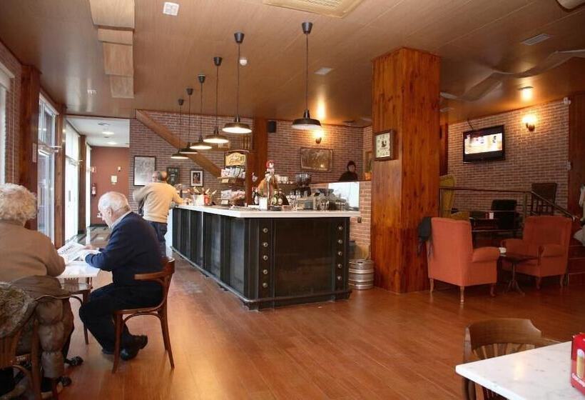 Отель Villa De Ermua