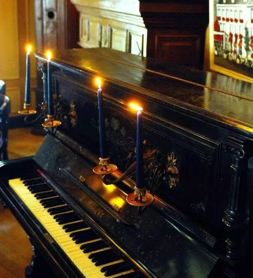 Royal Hotel-restaurant Bonhomme