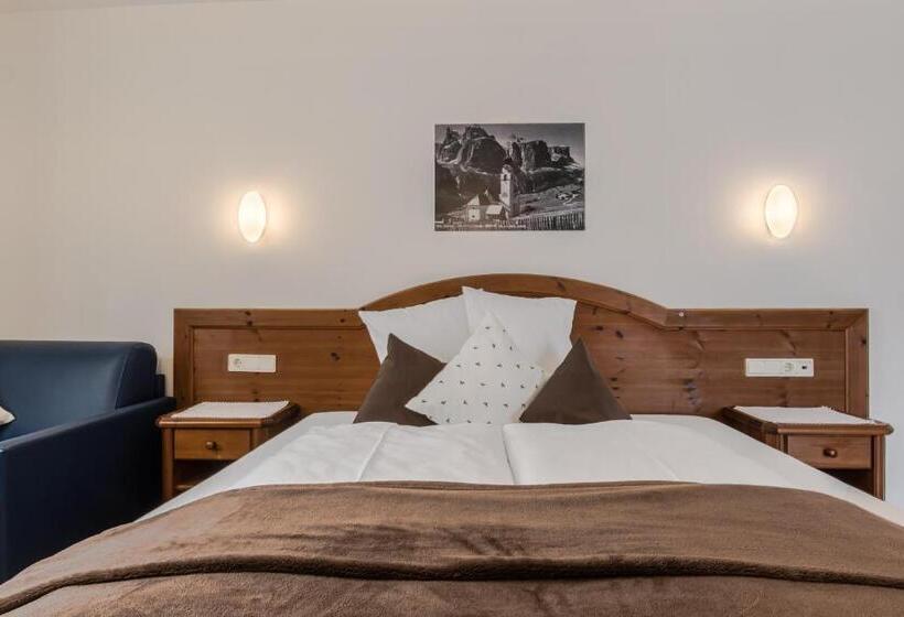 تختخواب و صبحانه Crëp Sella