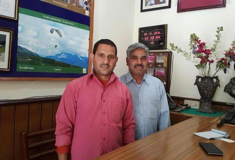 فندق Chinar Lodge