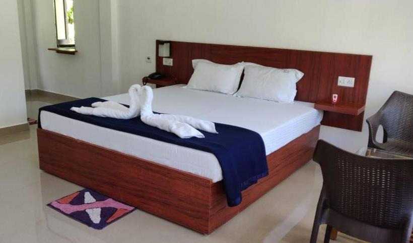 Hotel Exotica Squares