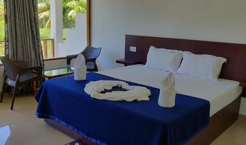 Hotel Exotica Squares