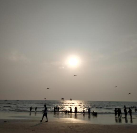 Hotel Exotica Squares