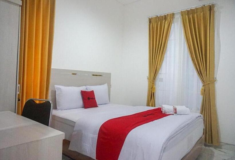 בית מלון כפרי Reddoorz Near Araya Family Club House