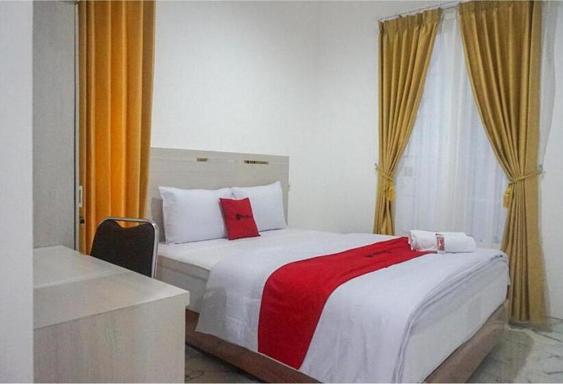 בית מלון כפרי Reddoorz Near Araya Family Club House