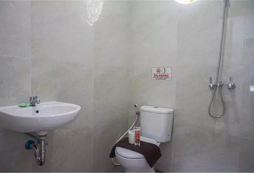 ホテル Reddoorz Near Araya Family Club House