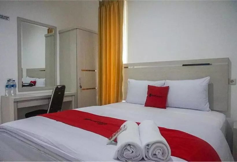 ホテル Reddoorz Near Araya Family Club House