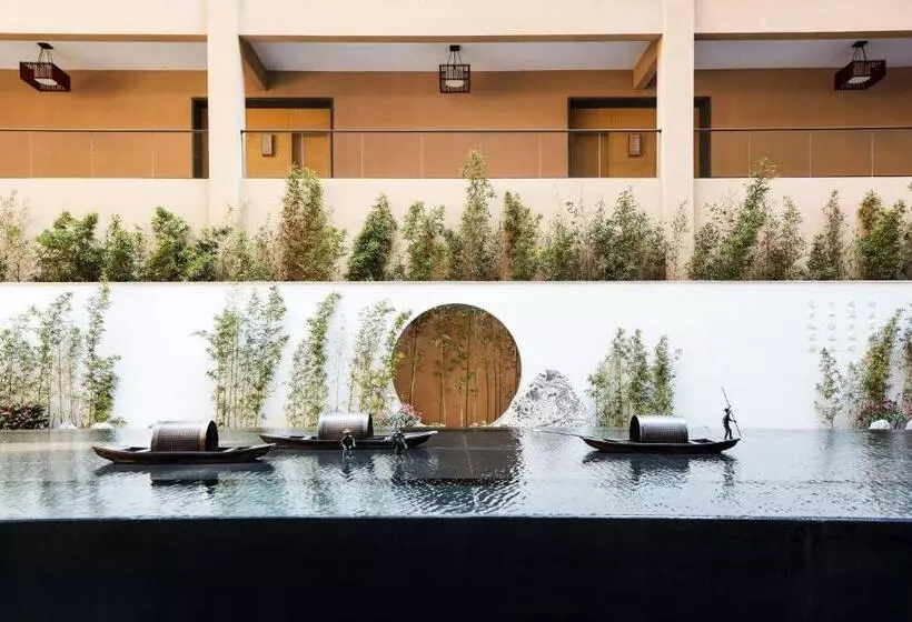 Hotelli Sheraton Maoming Romantic Beach Resort