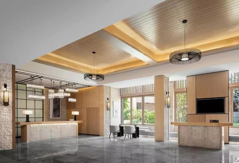 Hotelli Sheraton Maoming Romantic Beach Resort