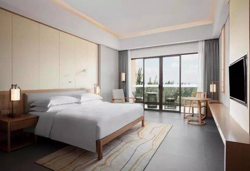 Hotelli Sheraton Maoming Romantic Beach Resort