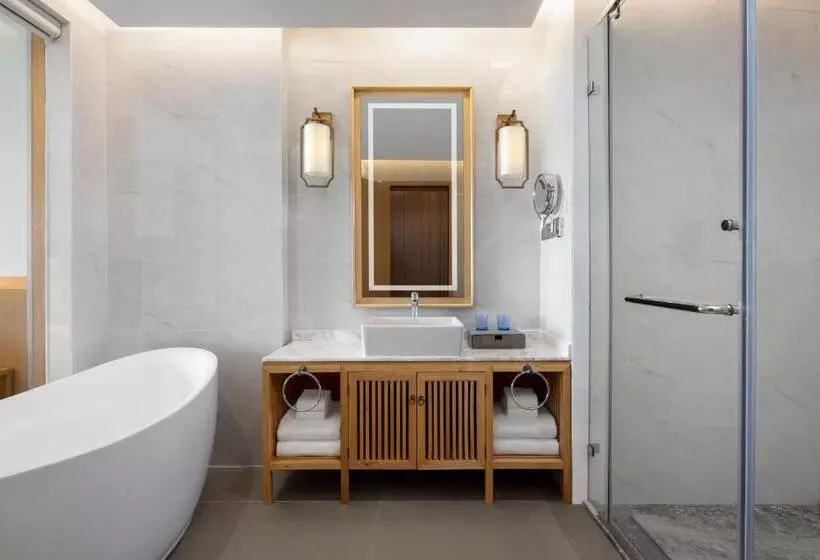 Hotelli Sheraton Maoming Romantic Beach Resort