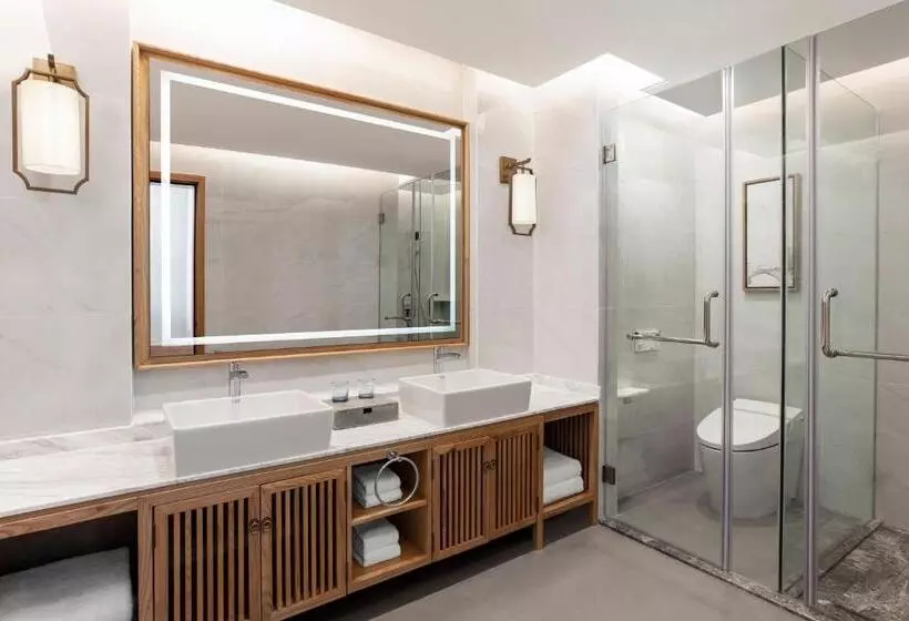 Hotelli Sheraton Maoming Romantic Beach Resort