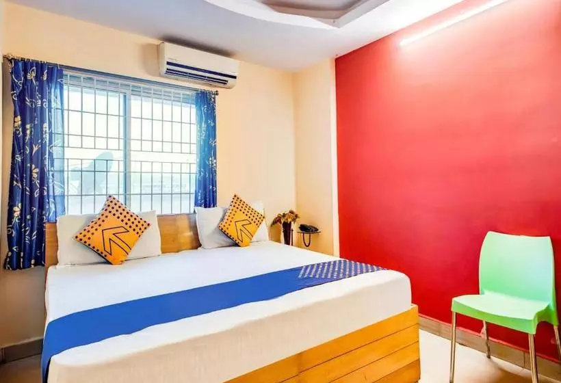 ホテル Spot On 73863 Rajeswari Lodge