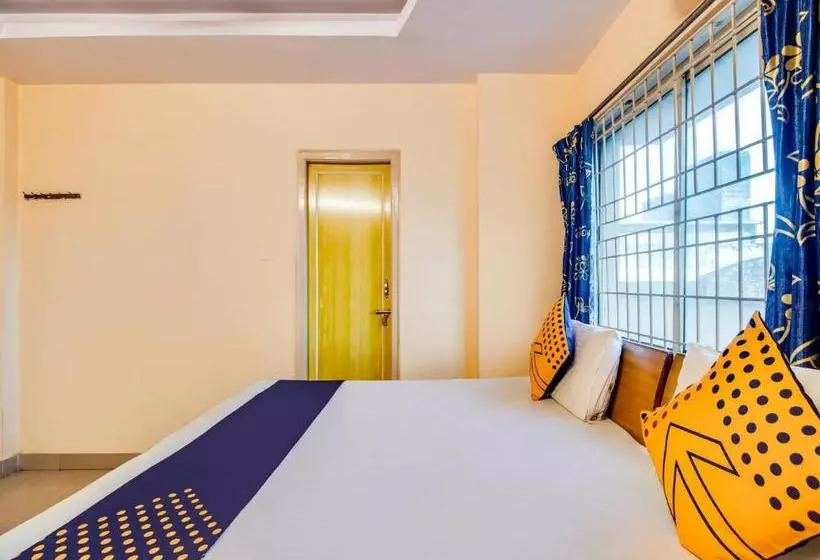 ホテル Spot On 73863 Rajeswari Lodge