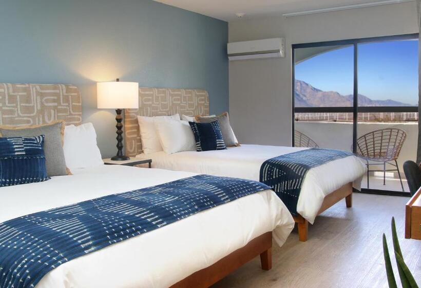 منتجع Azure Palm Hot Springs