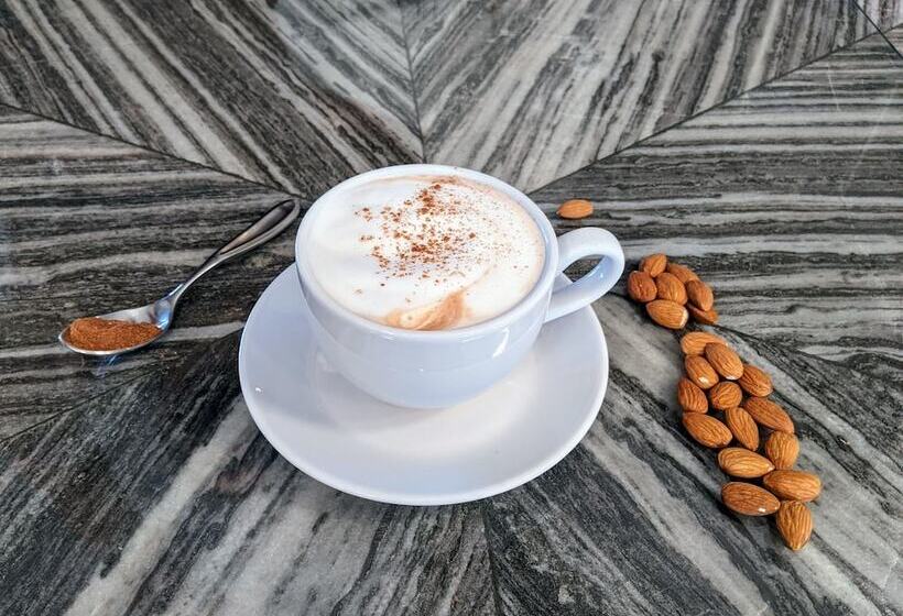 منتجع Azure Palm Hot Springs