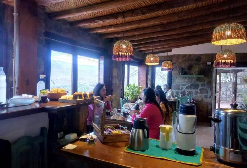 ユースホステル Hostal De Altura