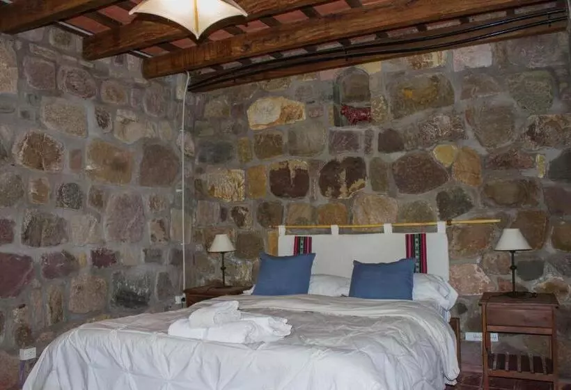 ユースホステル Hostal De Altura