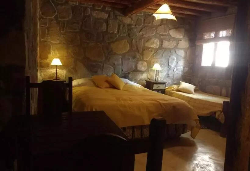 ユースホステル Hostal De Altura