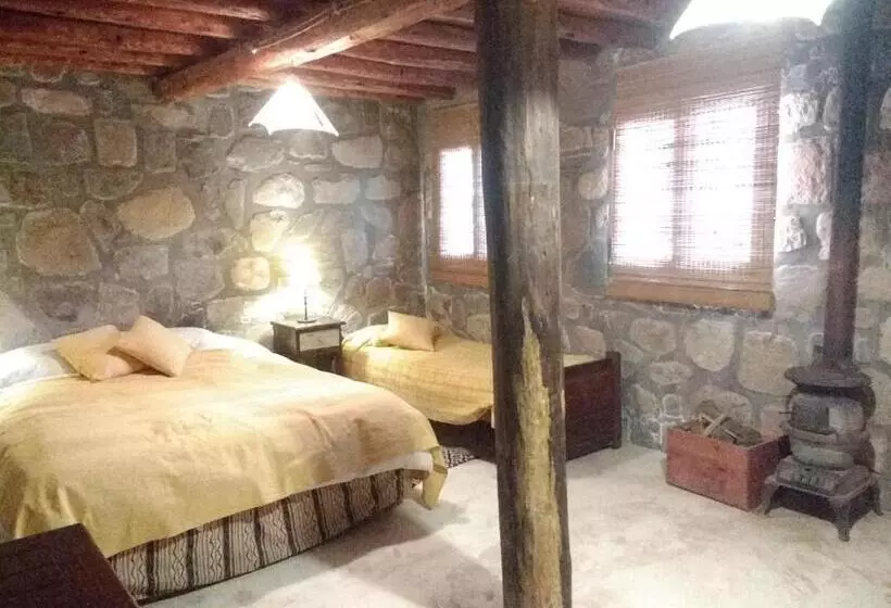 ユースホステル Hostal De Altura