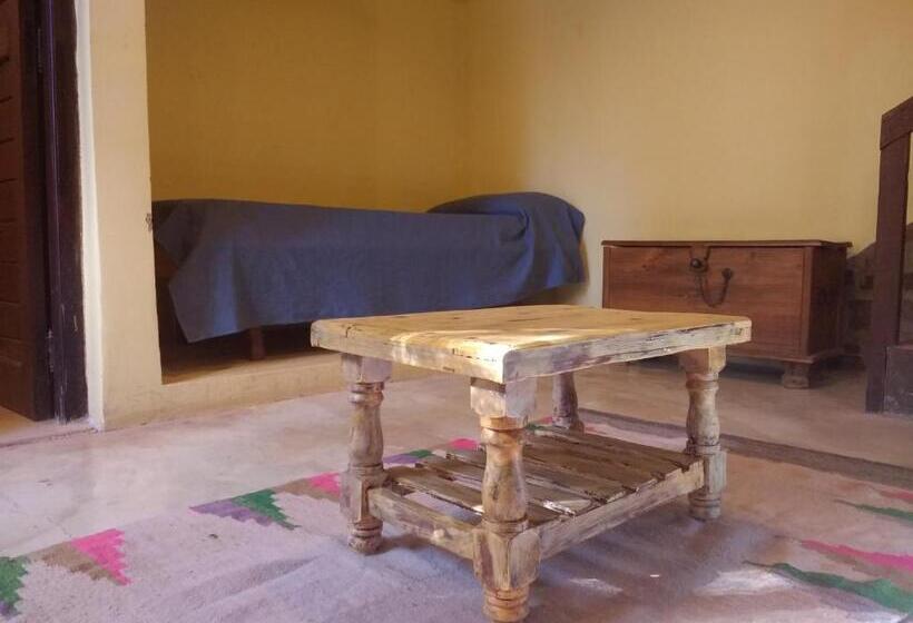 هاستل Hostal De Altura