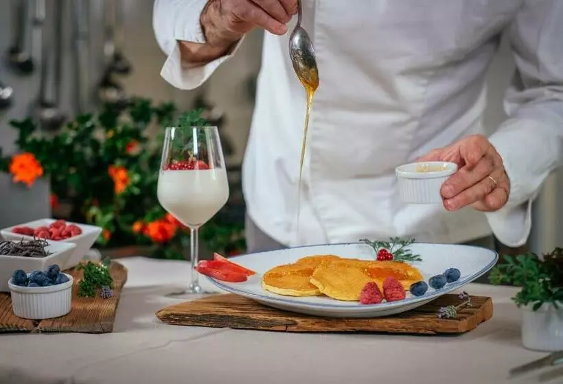 Hotelli Albergo Miravalle Fai Della Paganella