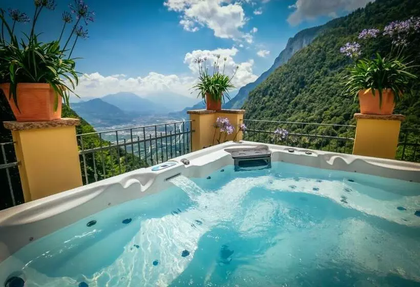 Hotelli Albergo Miravalle Fai Della Paganella