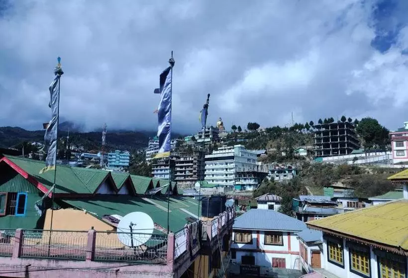 ホテル Tawang Centre Point