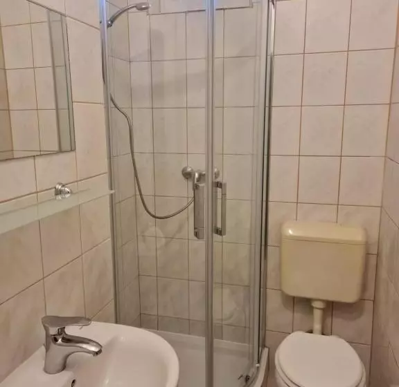 ペンション Fertődi Kúria Vendégház