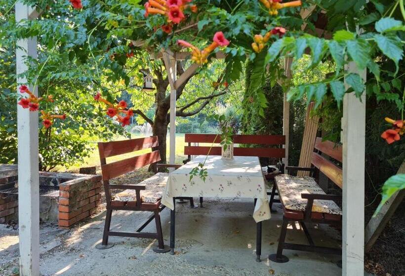 Pensjonat Fertődi Kúria Vendégház