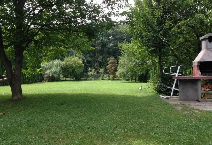 ペンション Fertődi Kúria Vendégház