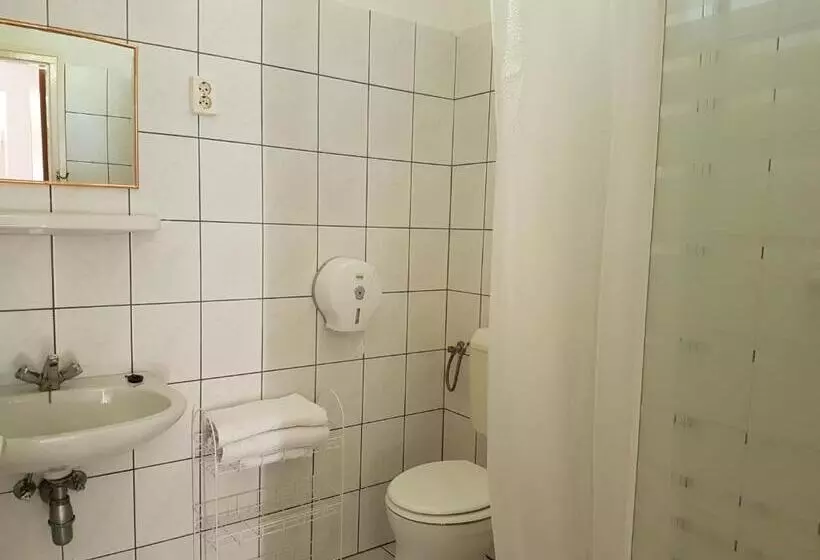 ペンション Fertődi Kúria Vendégház