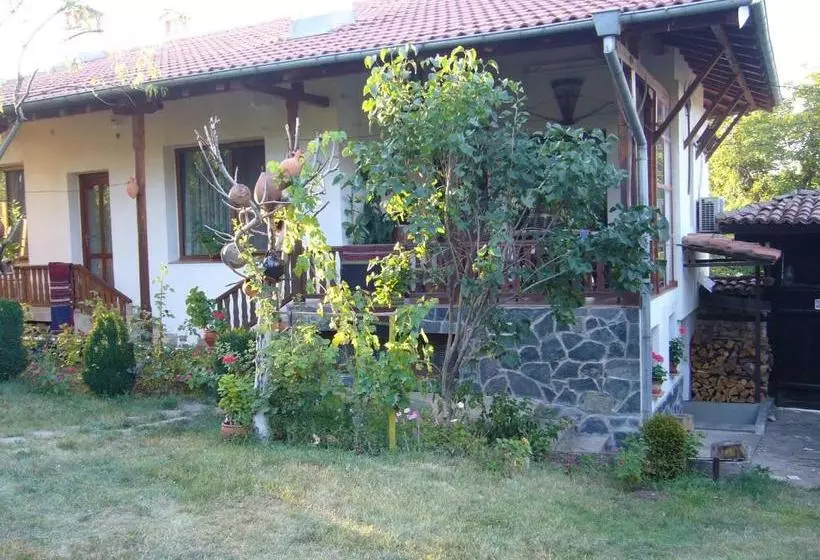 ペンション Guest House With The Wooden Plough
