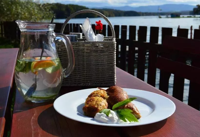 Majatalo Hostinec V Zátoce