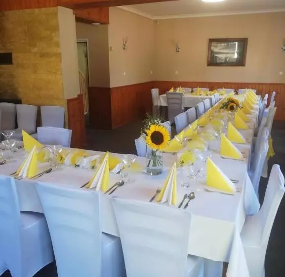 Majatalo Hostinec V Zátoce