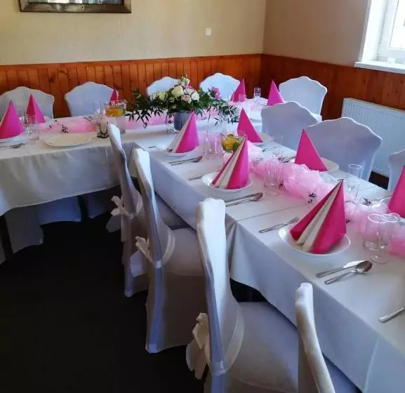 Majatalo Hostinec V Zátoce