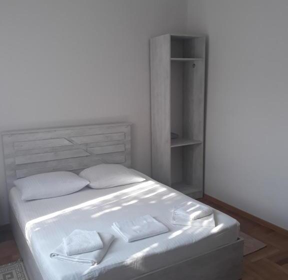 ペンション Merabi Guest House