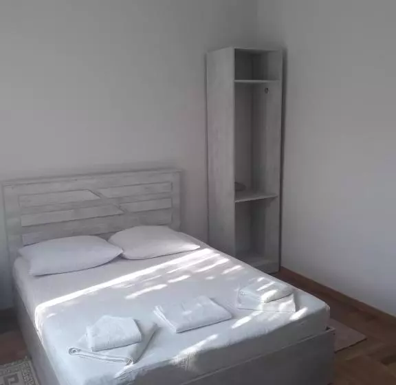 پانسیون Merabi Guest House