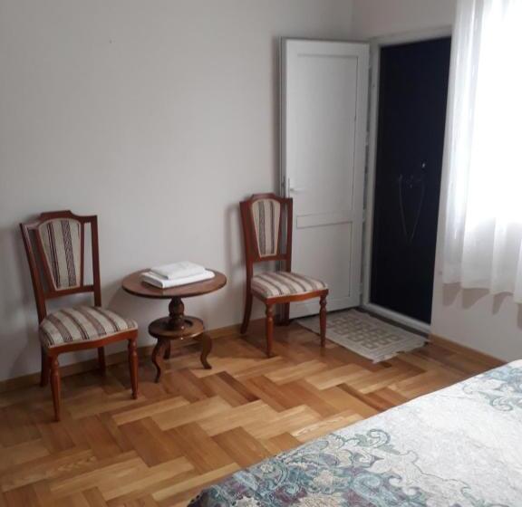 ペンション Merabi Guest House