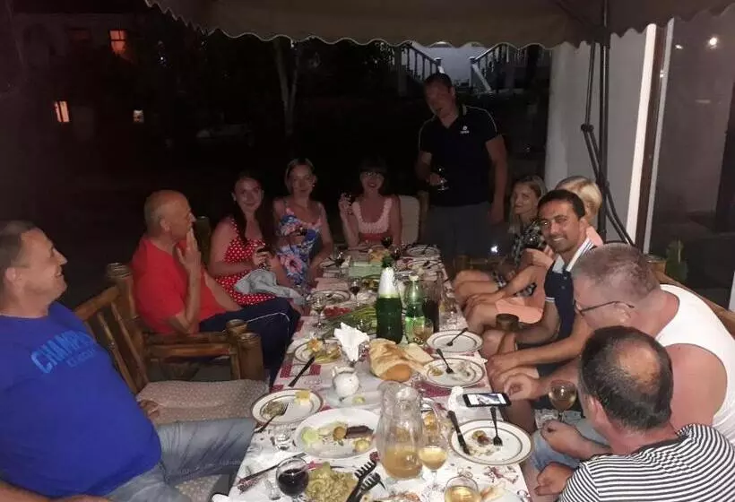 پانسیون Merabi Guest House