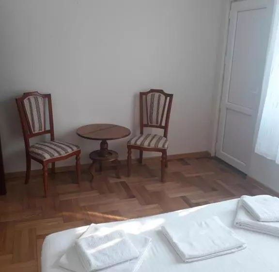 پانسیون Merabi Guest House