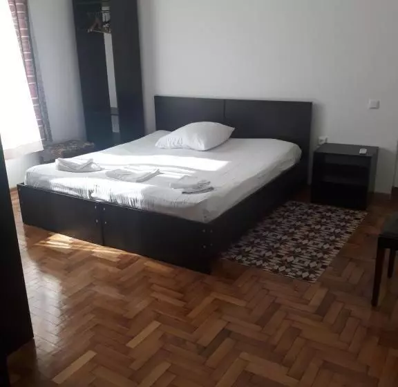 پانسیون Merabi Guest House