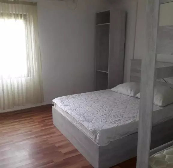 پانسیون Merabi Guest House