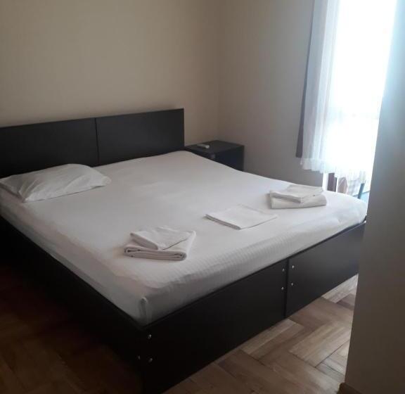 ペンション Merabi Guest House