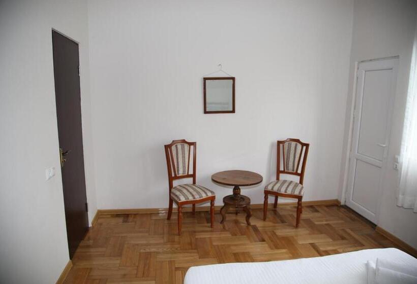 ペンション Merabi Guest House